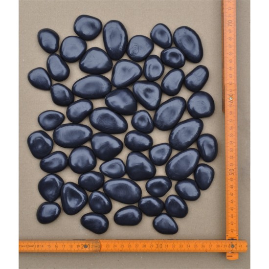 "EnviroPebbles" - Decorative Black and Off-White Pebble Mix for Pots, Window Boxes and Large Planters (per1 kg)